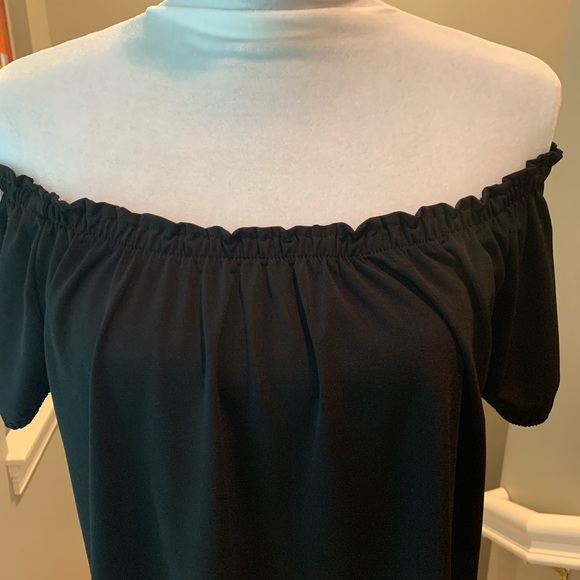 Black off the shoulder loose fit top. Size L. - Picture 2 of 9